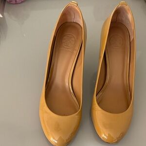 Tory Burch Tan Patent Heels